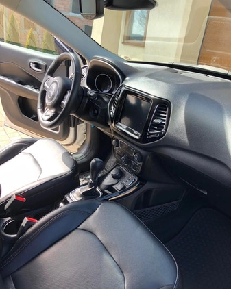 Jeep Compass cena 92000 przebieg: 90000, rok produkcji 2019 z Czerwionka-Leszczyny małe 46